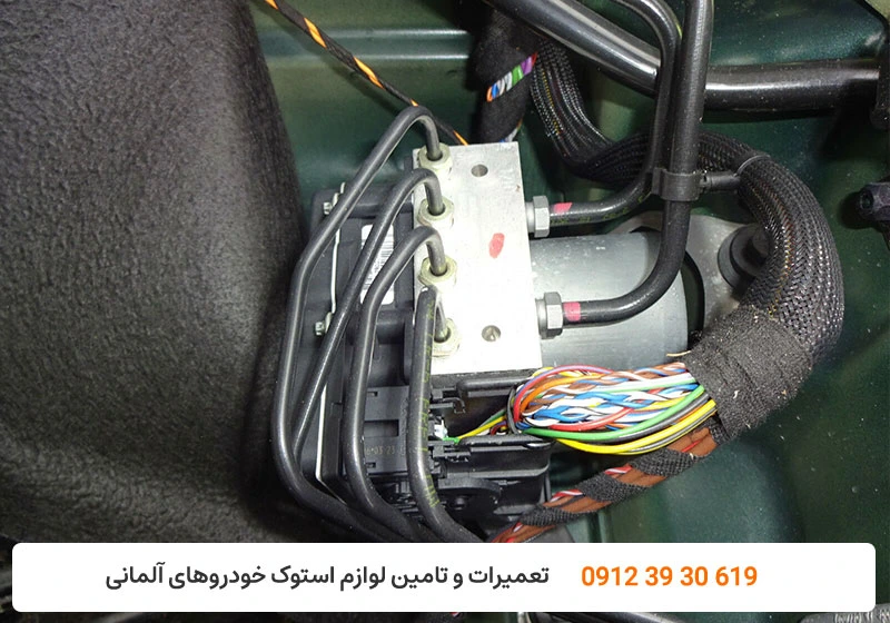 تعمیرگاه کارنج - تعمیر یونیت ABS پورشه